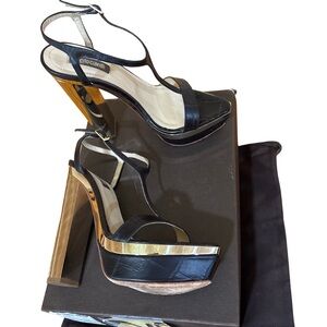 NIB Roberto Cavalli Size 37 Black & Gold “Chunky Sandal” Heels